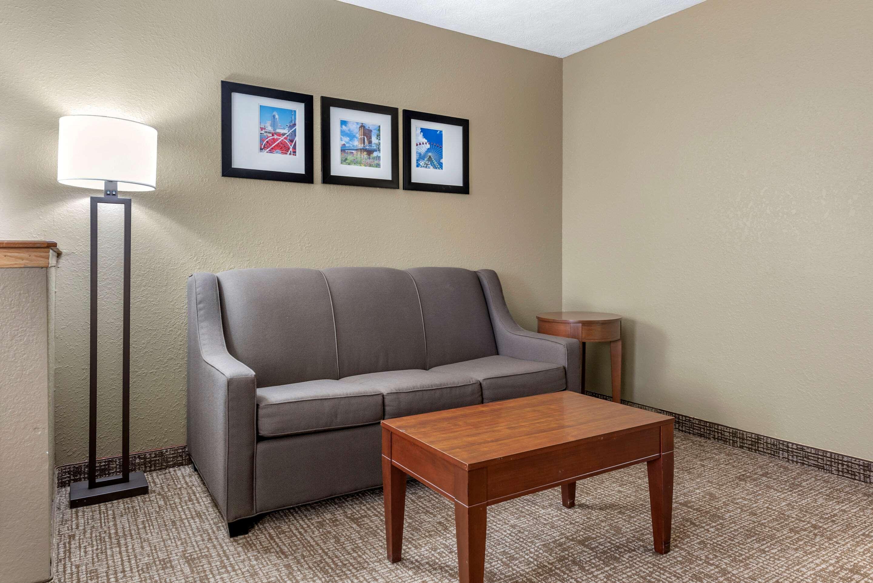 Comfort Inn & Suites Cincinnati Eastgate Eksteriør bilde