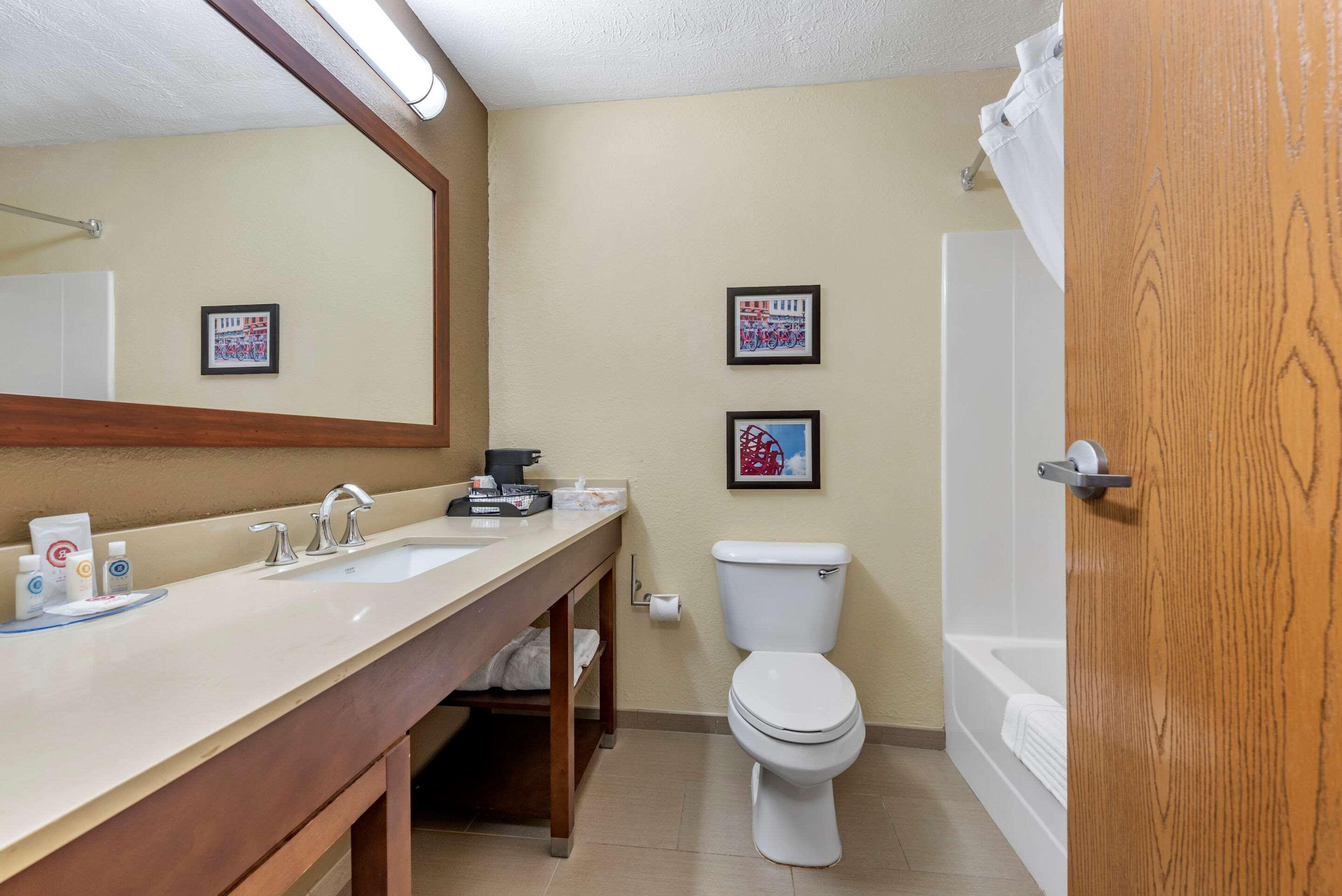 Comfort Inn & Suites Cincinnati Eastgate Eksteriør bilde